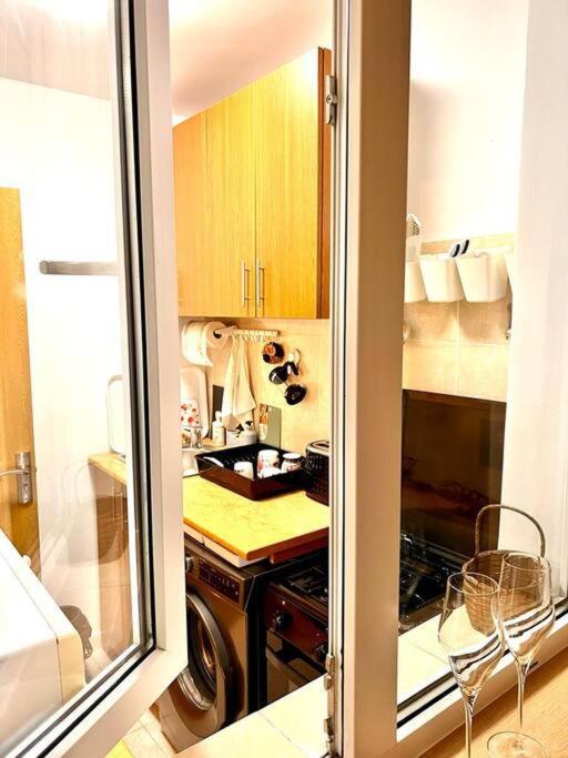 City View Studio In The Heart Of Bucharest Apartment Luaran gambar